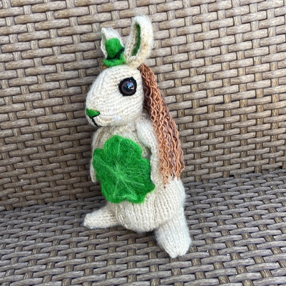Hand crafted knit and needle felted Lucky charm shamrock bunny - Picture 6 of 14